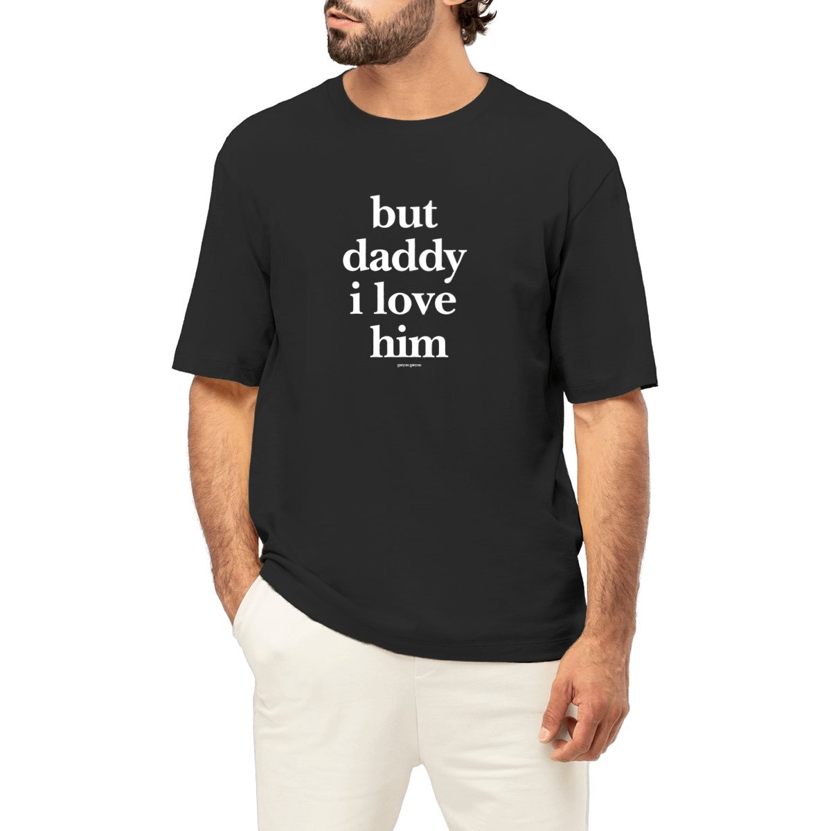 but daddy i love him tee oversized. garçon garçon tee oversize BLACK. Dive into the essence of Parisian cool with this oversized tee. The subtle 'garçon garçon' signature whispers a chic narrative, offering a slice of the city's famed elegance. Perfect for those who speak style with simplicity.